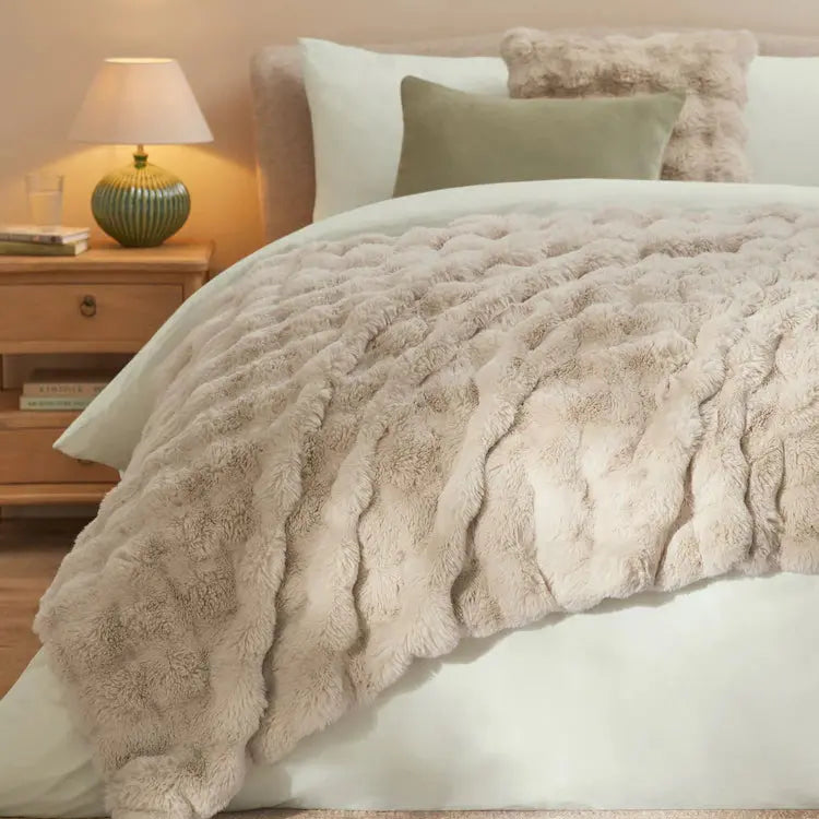 Raffles Natural Throw malini