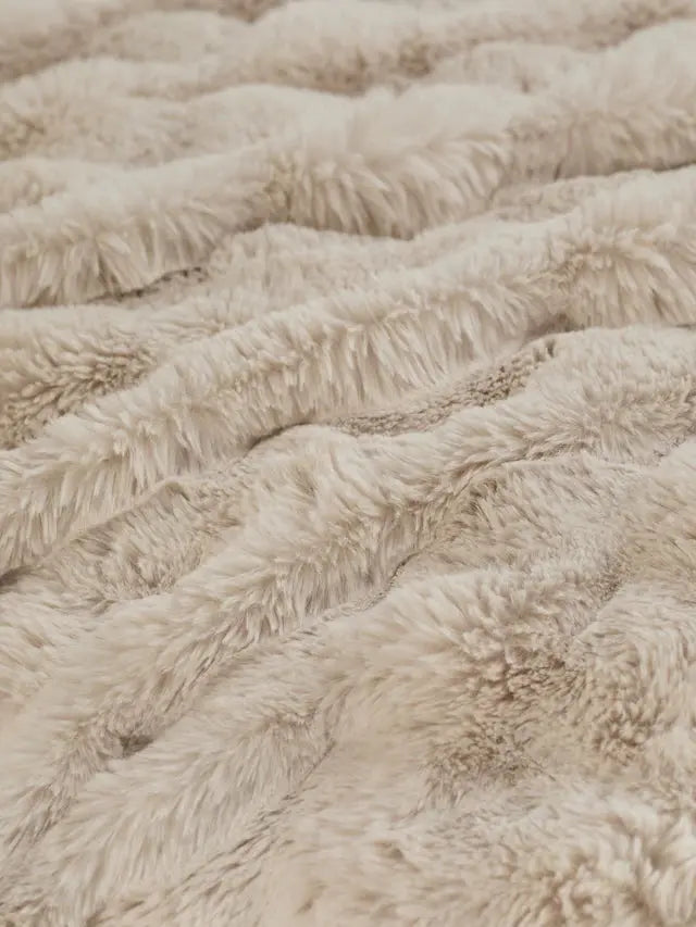 Raffles Natural Throw malini