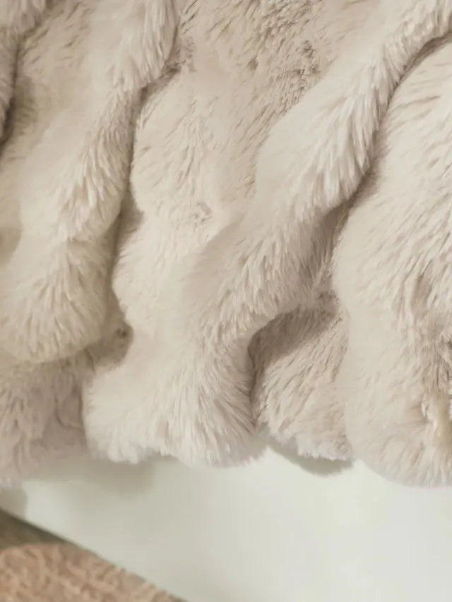 Raffles Natural Throw malini