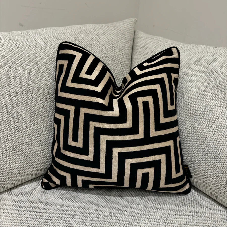 Paul Moneypenny Amazing Black & White Maze Cushion malini