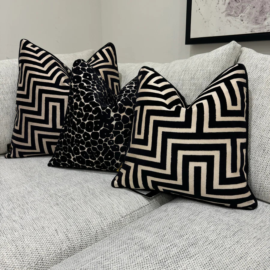 Paul Moneypenny Amazing Black & White Maze Cushion malini