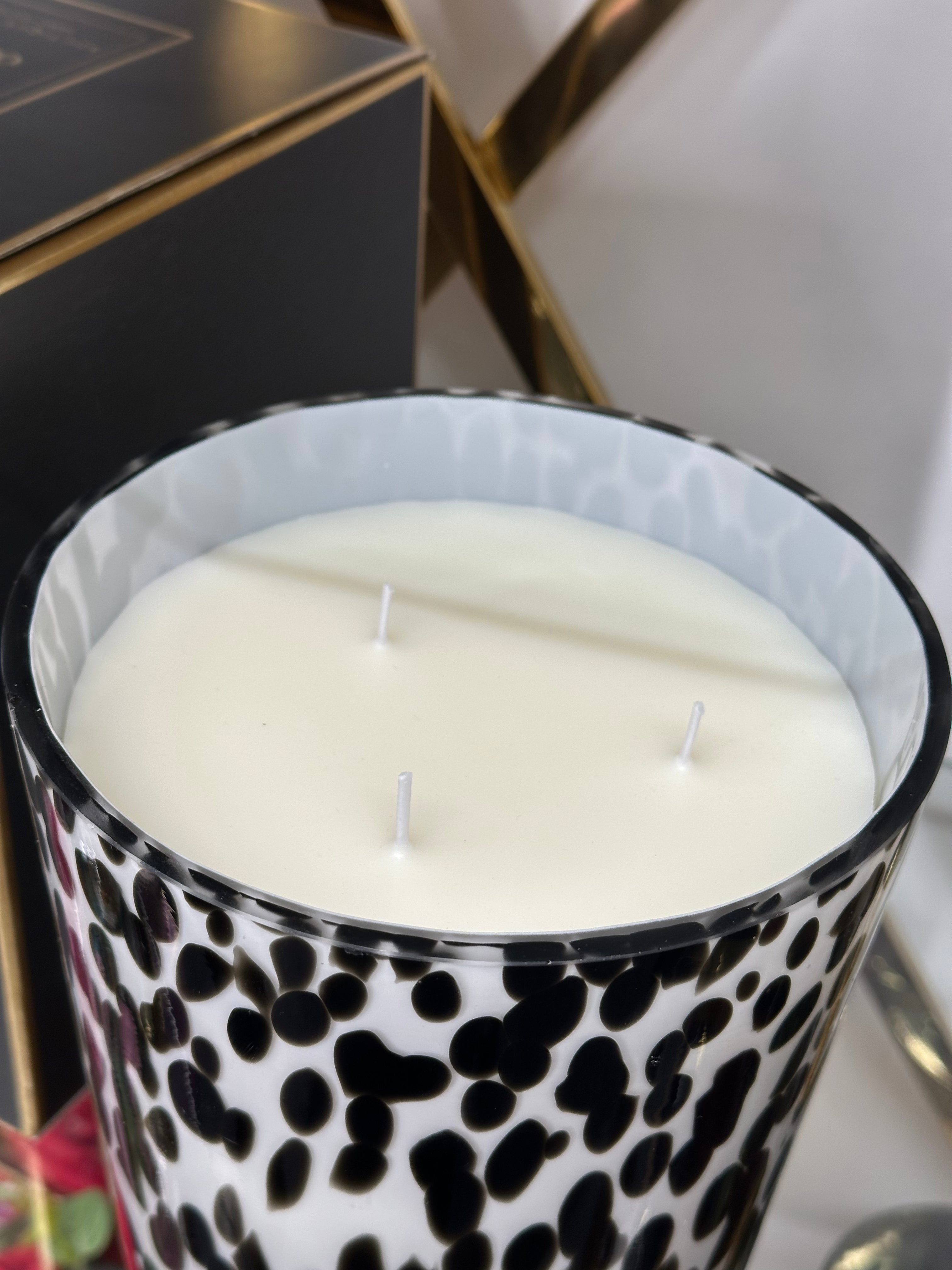 2000g Oud Wood Scented Candle Lesser & Pavey Ltd