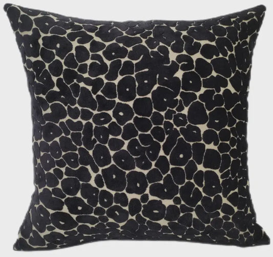 Paul Moneypenny Spoton Black Large Cushion 56X56 malini