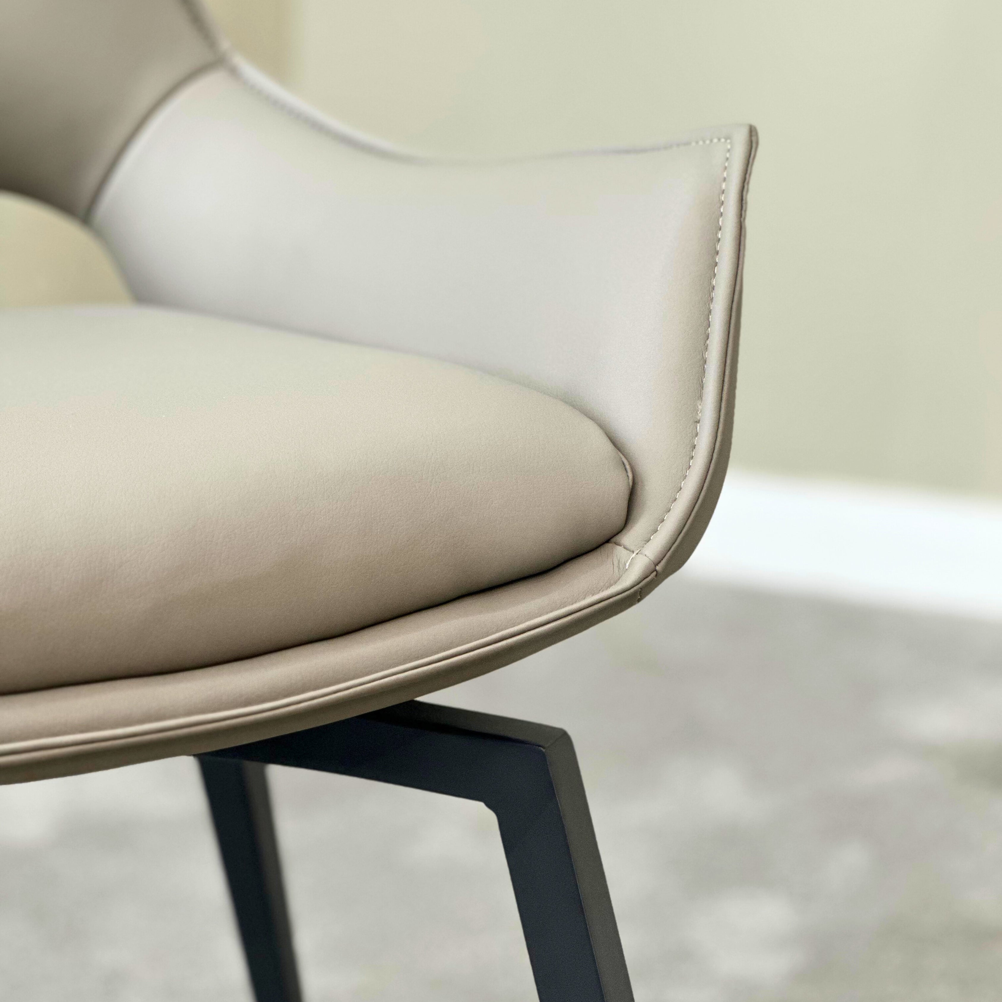 Raffaello Swivel Leather Chair Torelli