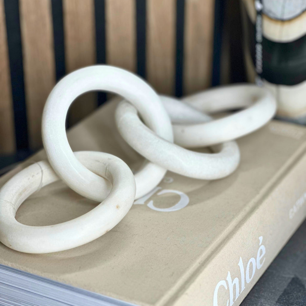 4 Link White Marble Chain Ornament sil interiors