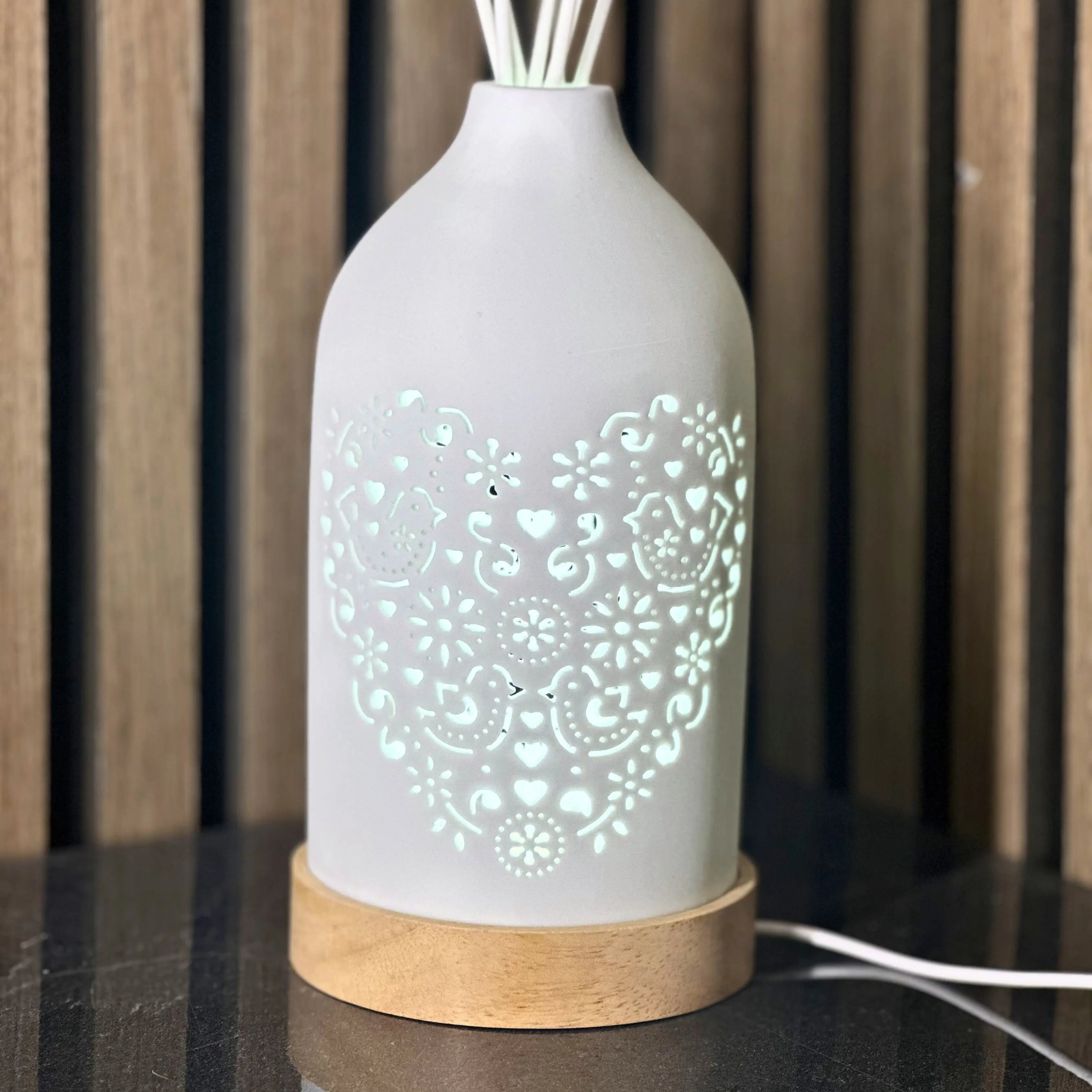 LED Ceramic Reed Diffuser Heart 19cm Aromatize