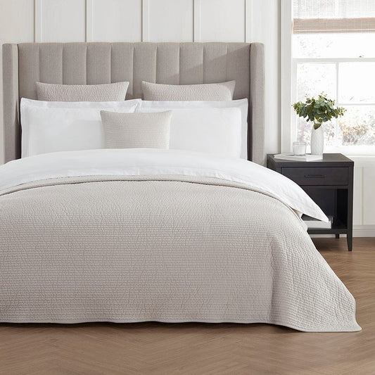 Hendersen White King Quilt